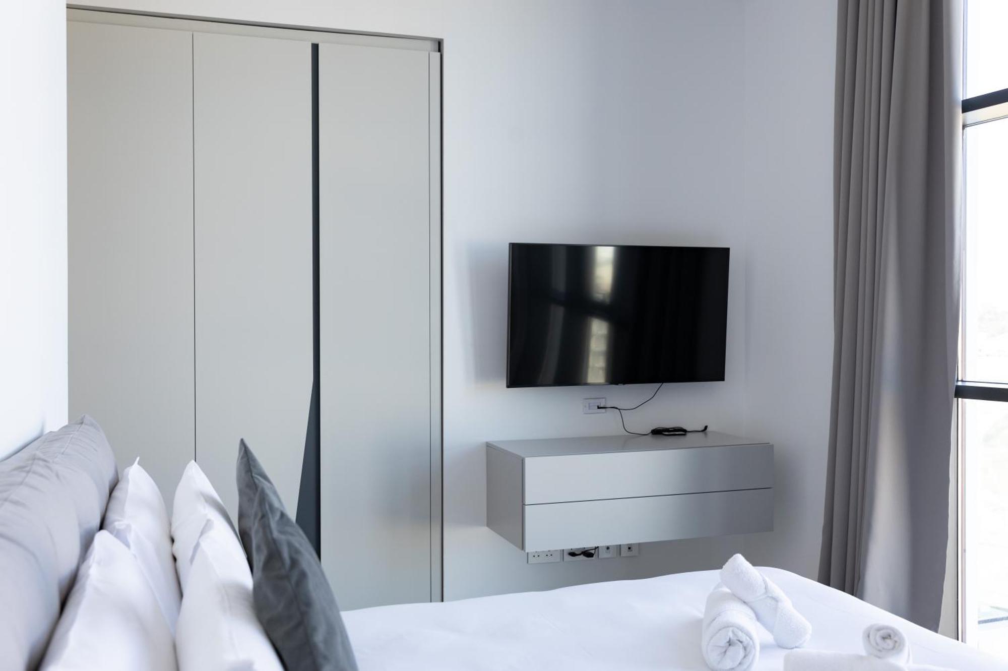 Modern Apartment In The Center Of St Julians By Arcobnb Сент Джулианс Экстерьер фото