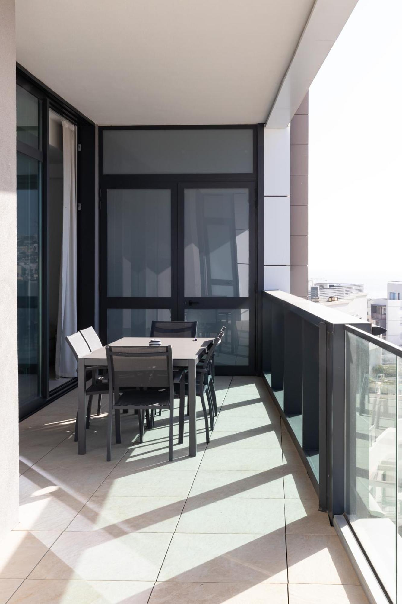 Modern Apartment In The Center Of St Julians By Arcobnb Сент Джулианс Экстерьер фото